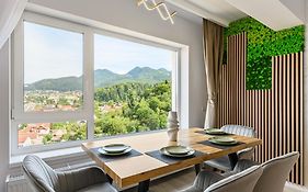 Mountain View Retreat Apartment - Private Parking